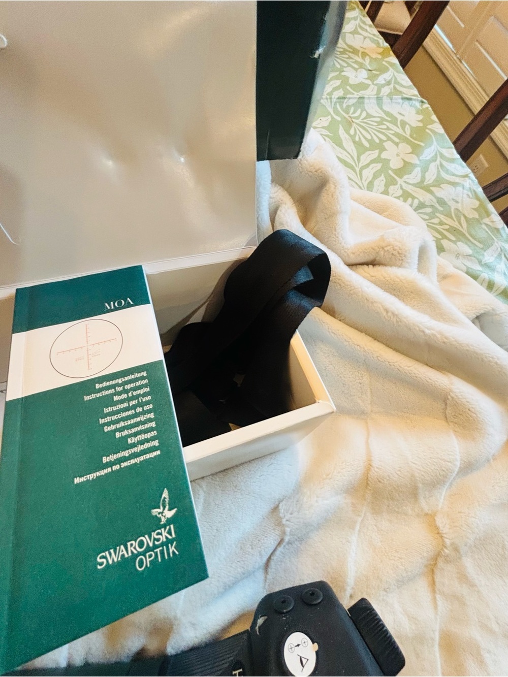 Swarovski Green and Black Spotting Scope - Picture 8 of 11